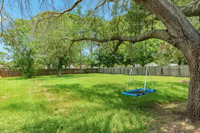 610 Marion Lane, West Columbia, TX 77486 - Photo 3