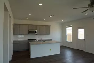 823 Stoney Pt Ln, Dayton, TX 77535 - Photo 3