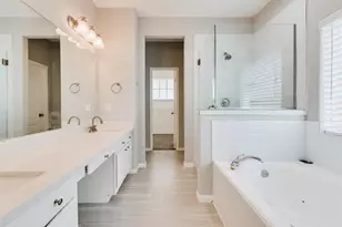 14914 Bennetts Mill Ln, Sugar Land, TX 77498 - Photo 23