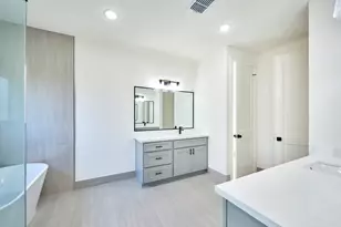 1904 Davonley Wy, Houston, TX 77080 - Photo 11