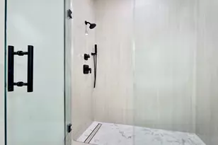 1904 Davonley Wy, Houston, TX 77080 - Photo 17