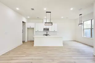 1904 Davonley Wy, Houston, TX 77080 - Photo 5