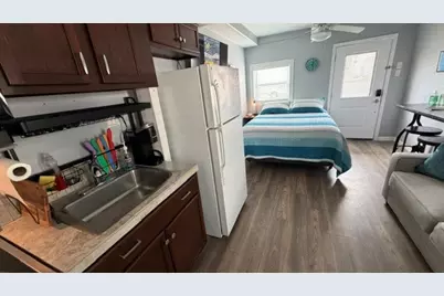 2328 Avenue P 1/2, Galveston, TX 77550 - Photo 9