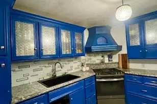 1022 W 10th St, Freeport, TX 77541 - Photo 3