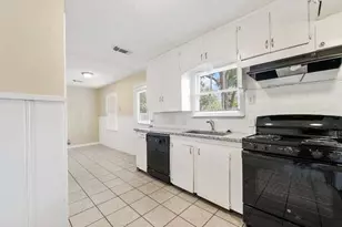 1008 17th Ave N, Texas City, TX 77590 - Photo 5