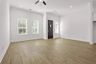 8445 Jutland Rd, Houston, TX 77033 - Photo 5