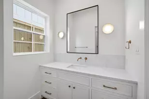 609 E 25th St, Houston, TX 77008 - Photo 17