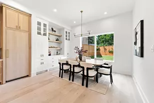 609 E 25th St, Houston, TX 77008 - Photo 9