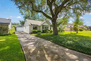 12523 Honeywood Trail, Houston, TX 77077 - Photo 5