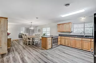 260 Lawrence Ln, Vidor, TX 77662 - Photo 9