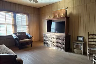 1302 19th St, Hempstead, TX 77445 - Photo 5