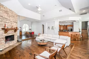 19 Clear Springs Ct, Sugar Land, TX 77479 - Photo 7