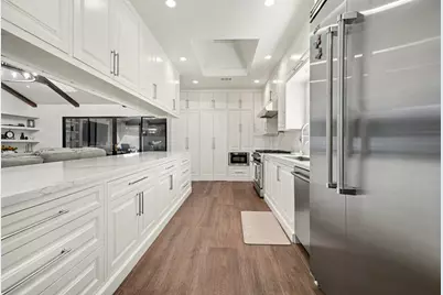 8515 Edgemoor Drive, Houston, TX 77036 - Photo 13