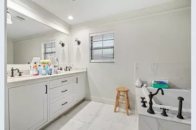 8515 Edgemoor Drive, Houston, TX 77036 - Photo 23