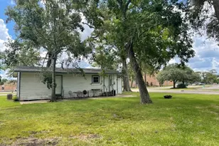 501 Magnolia St, Lake Jackson, TX 77566 - Photo 13