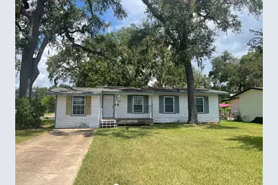 501 Magnolia Street, Lake Jackson, TX 77566 - Photo 1