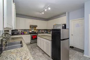 6626 Sunrise Valley Ln, Houston, TX 77083 - Photo 7