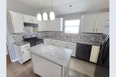 12015 Rosecroft Drive, Houston, TX 77048 - Photo 9