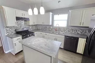 12015 Rosecroft Dr, Houston, TX 77048 - Photo 9