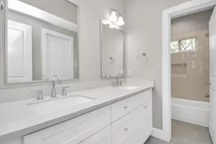 2903 Sherwood Grn Ln, Houston, TX 77092 - Photo 13