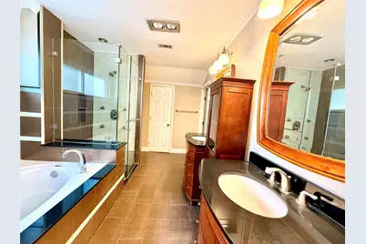 12625 Memorial Drive #25, Houston, TX 77024 - Photo 13
