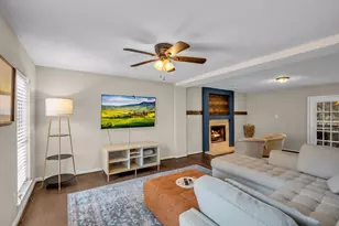 11 Snapdragon Ct, The Woodlands, TX 77381 - Photo 9