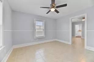 909 28th St, Galveston, TX 77550 - Photo 3