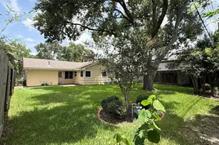 5235 Mimosa Dr, Bellaire, TX 77401 - Photo 27