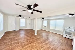 1106 Gulfview Ln, Freeport, TX 77541 - Photo 3