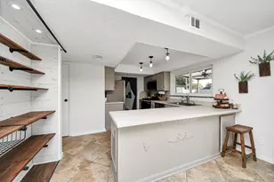 601 E Castle Harbour Dr, Friendswood, TX 77546 - Photo 19