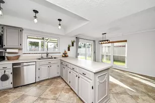 601 E Castle Harbour Dr, Friendswood, TX 77546 - Photo 21