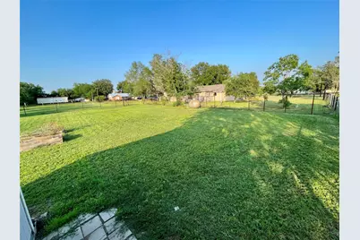 307 5th St Street, Sutherland Springs, TX 78161 - Photo 7
