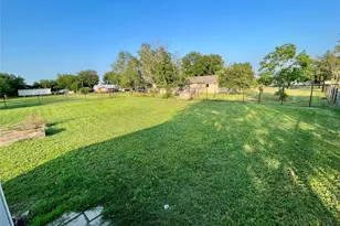 307 5th St St, Sutherland Springs, TX 78161 - Photo 7