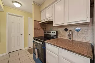 10075 Westpark Dr, Houston, TX 77042 - Photo 9