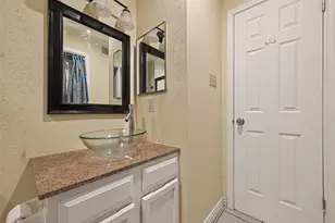 10075 Westpark Dr, Houston, TX 77042 - Photo 15
