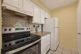 10075 Westpark Dr, Houston, TX 77042 - Photo 9