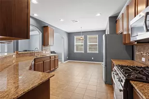 970 Jennifer St, Alvin, TX 77511 - Photo 13