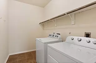 970 Jennifer St, Alvin, TX 77511 - Photo 15