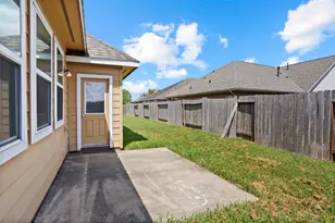 970 Jennifer St, Alvin, TX 77511 - Photo 33