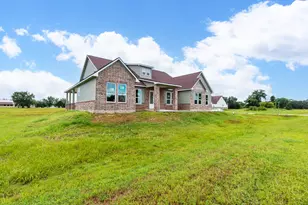 201 Shetland Ct, Angleton, TX 77515 - Photo 3