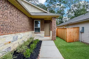 2022 W Darlington Oak Ct, Conroe, TX 77304 - Photo 3