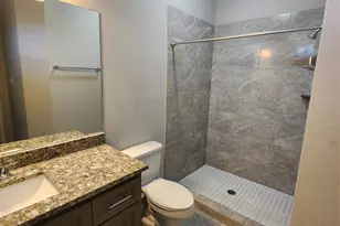 617 E 39th St, Houston, TX 77022 - Photo 9
