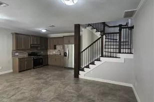 617 E 39th St, Houston, TX 77022 - Photo 3