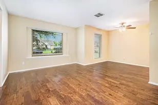 302 W Lochnell Dr, Houston, TX 77062 - Photo 7