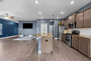 4207 W Bayou Maison Cir, Dickinson, TX 77539 - Photo 11