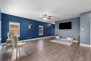 4207 W Bayou Maison Cir, Dickinson, TX 77539 - Photo 5