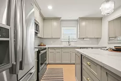 2010 Tanglebriar Lane, Dickinson, TX 77539 - Photo 7