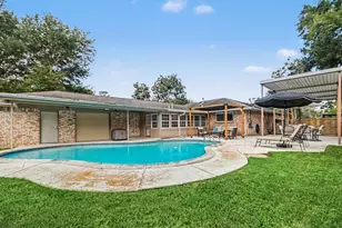 2010 Tanglebriar Ln, Dickinson, TX 77539 - Photo 15