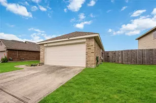 8426 Bay Run Ave, Baytown, TX 77521 - Photo 5