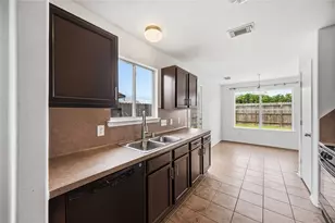 8426 Bay Run Ave, Baytown, TX 77521 - Photo 17
